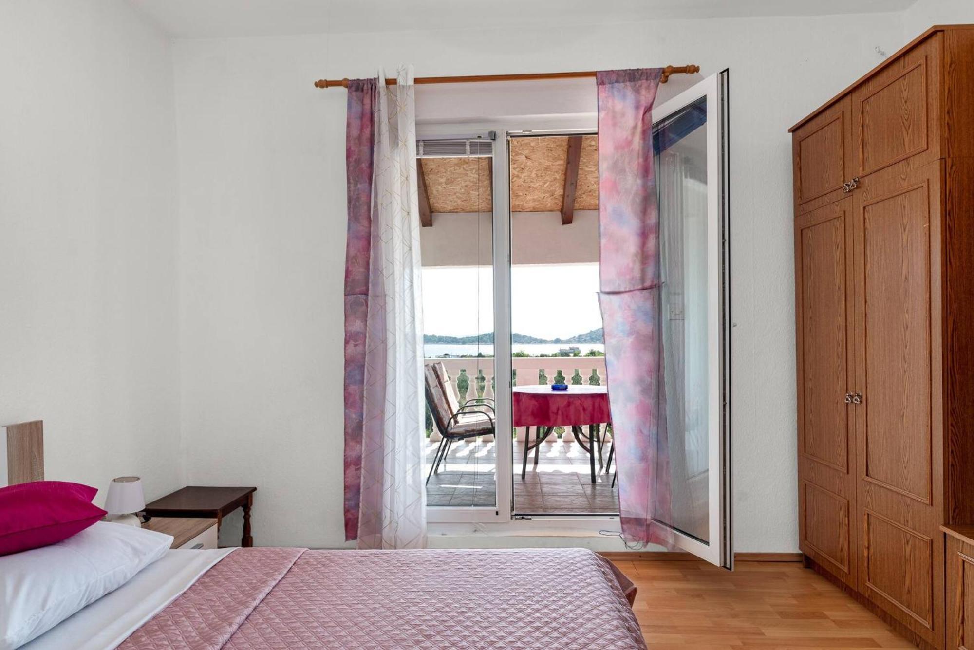 Apartment Lara Tribalj Kültér fotó